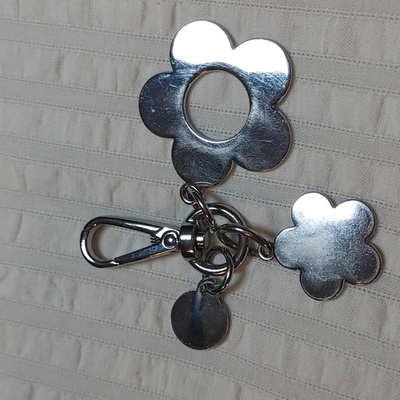 Guess Floral Bag Charm - Picture 4 of 8